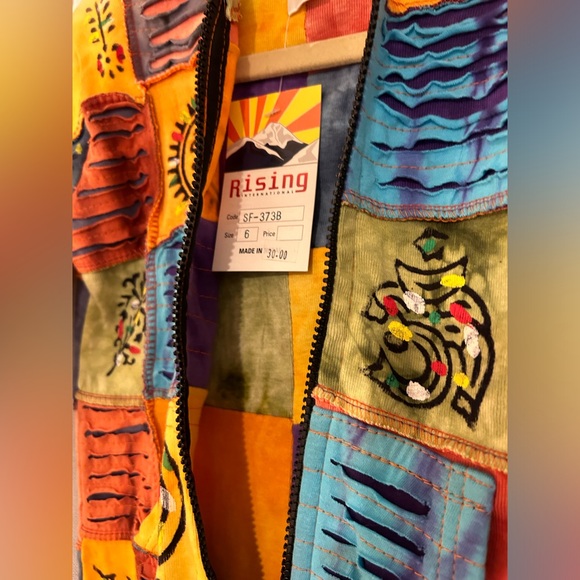 NWTs Rising International, patchwork, hooded sweatshirt. Zip up w/pockets. Sz. 6 - Picture 8 of 10
